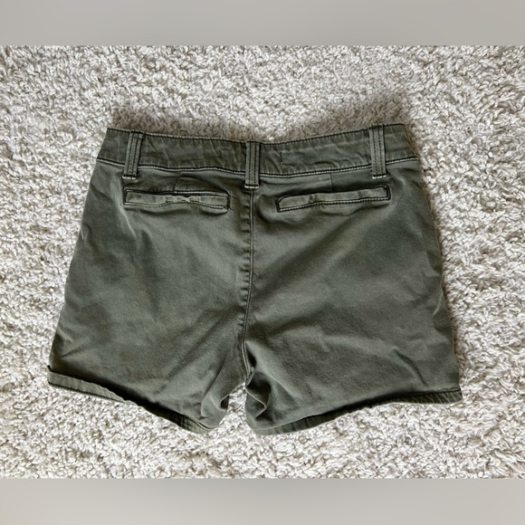 Women's Size 0 SO Olive Green Chino Shorts - Picture 5 of 5